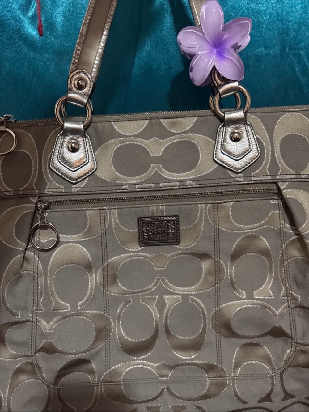 Coach poppy Metallic lurex  Signature Jacquard Tote GUC - Picture 3 of 5